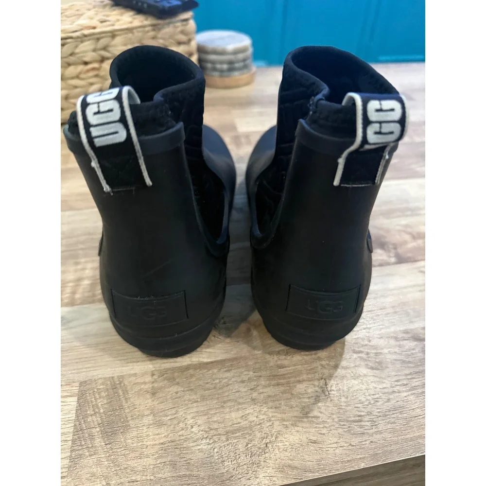 UGG Chevonne Rain Boots Womens Black Rubber Ankle Booties Waterproof Matte
